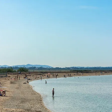 In Near & Pool * Hyères
