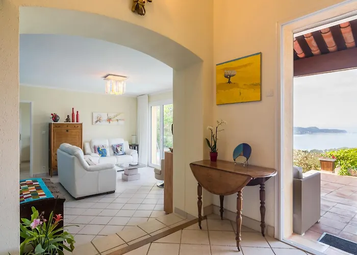 In Near & Pool Villa Hyères