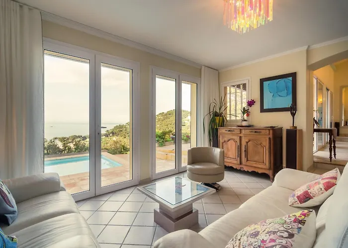 Villa In Near & Pool *