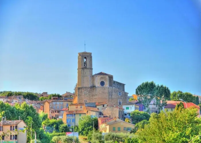 In Near & Pool Вілла