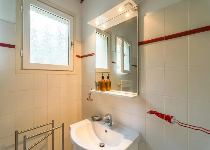 In Near & Pool Villa *