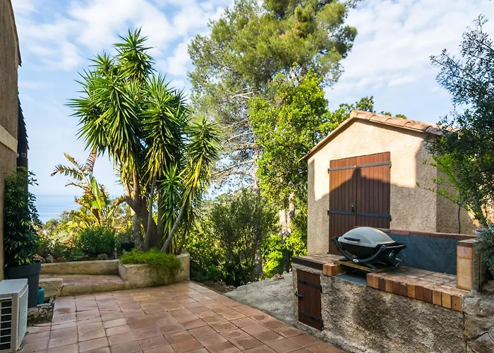 Villa In Near & Pool *