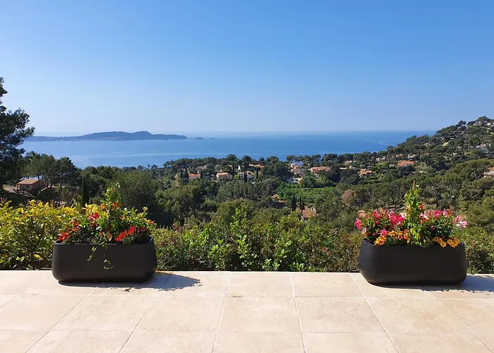 In Near & Pool Villa Hyères