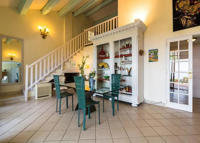 In Near & Pool * Hyères